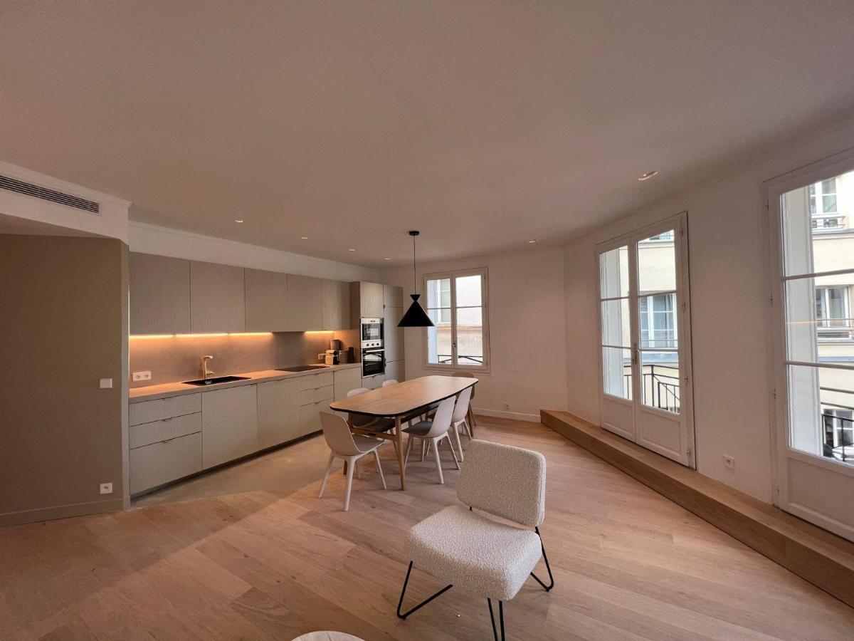 Design Pour 6 Personnes Pantheon * Paris