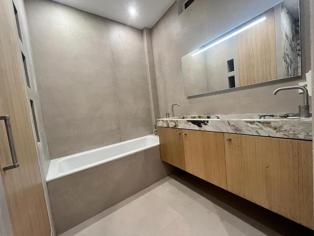 Design Pour 6 Personnes Pantheon Apartment Paris