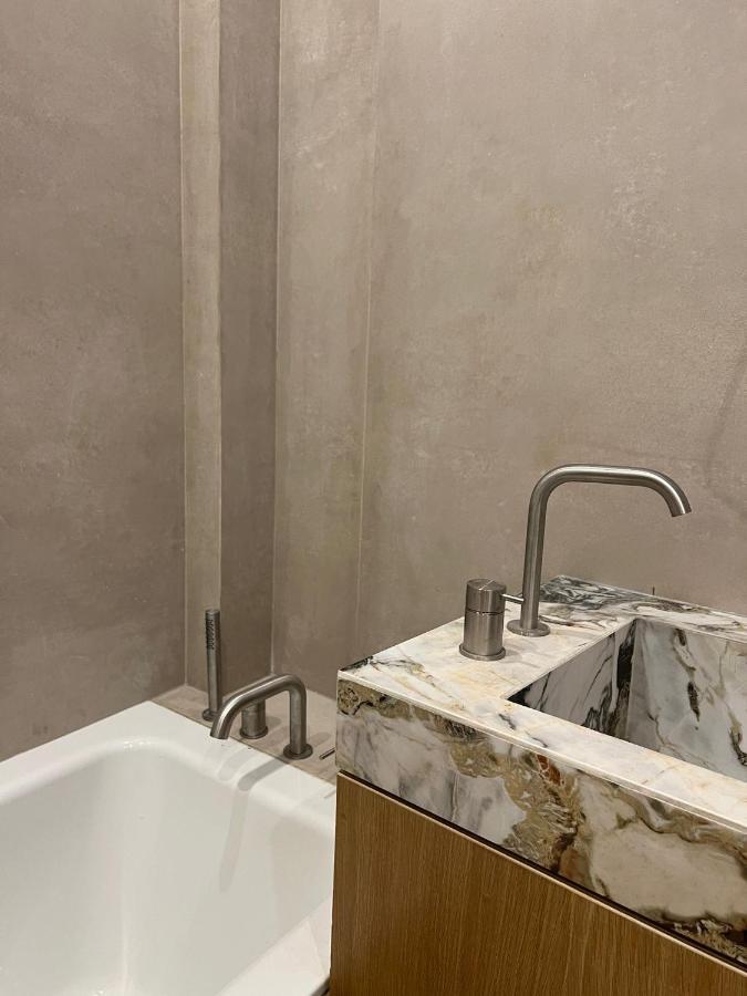 Design Pour 6 Personnes Pantheon *
